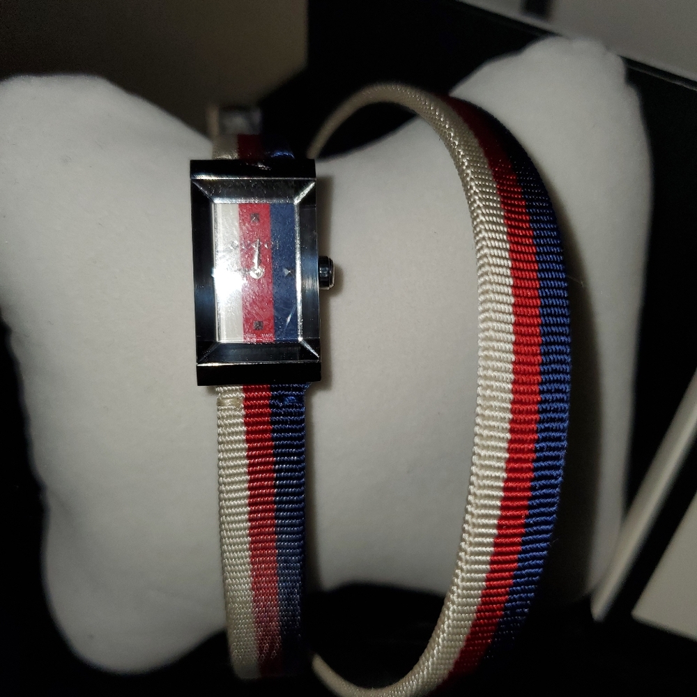 Gucci bracelet watch